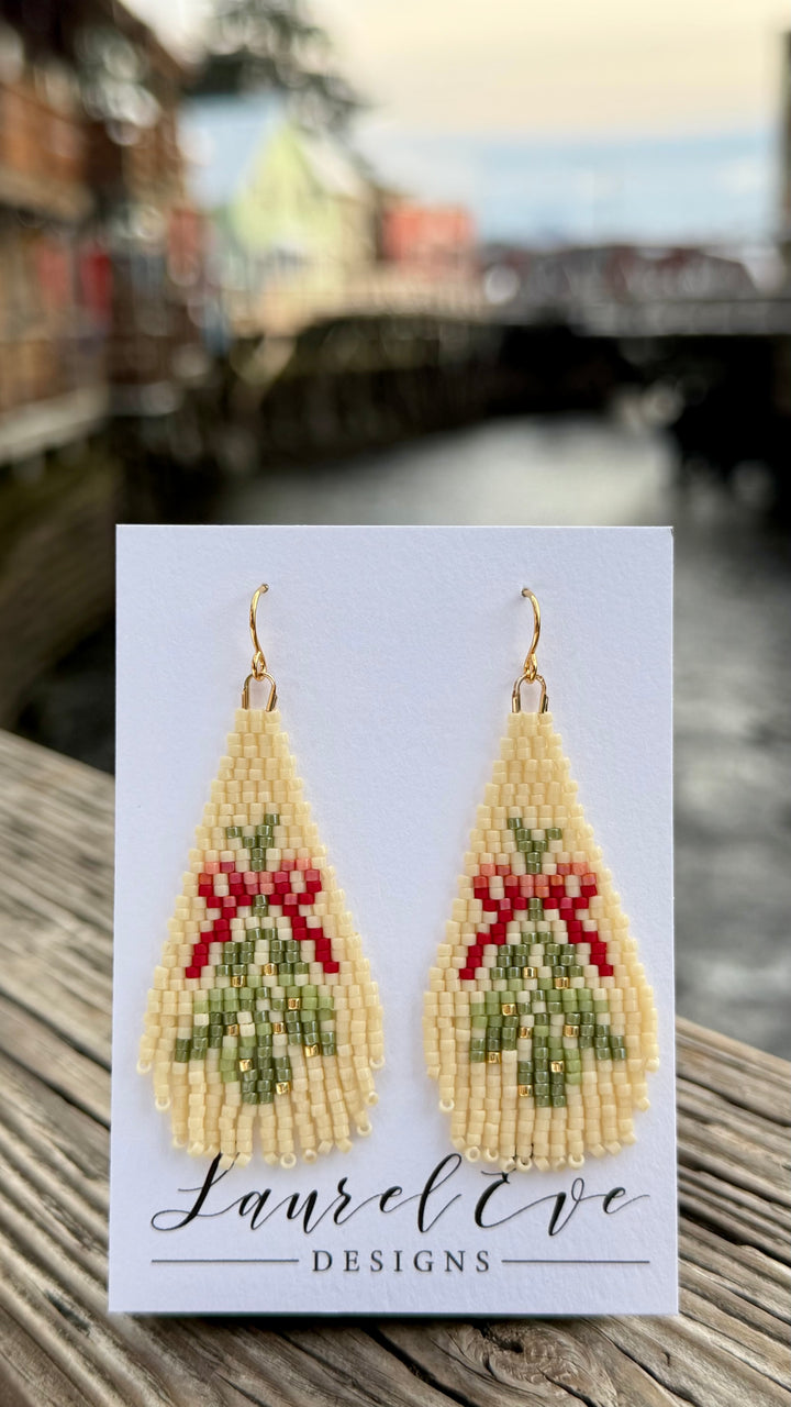 Mistletoe Cream Earrings