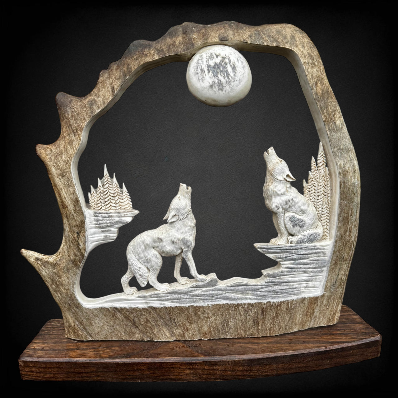Wolf & Moon - Anlter Carving