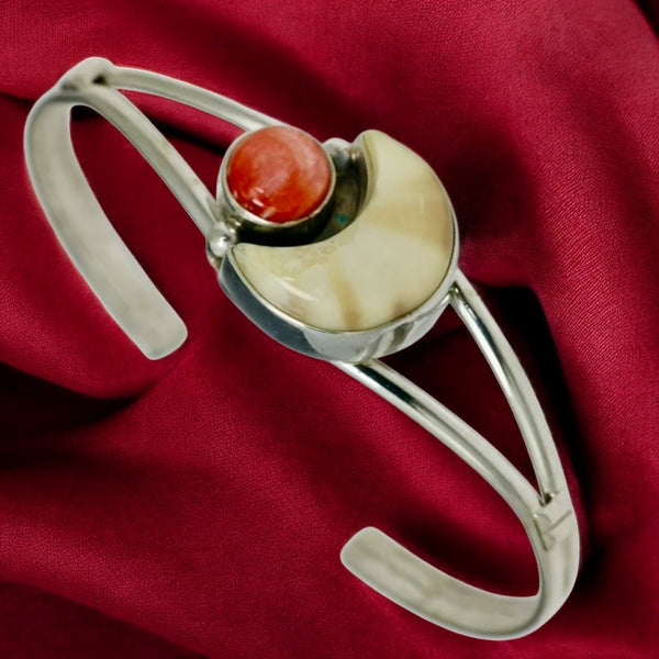 Ivory & Spiny Oyster Bracelet