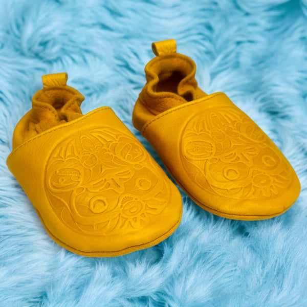 Tan Deerskin Baby Moccasin - Eagle