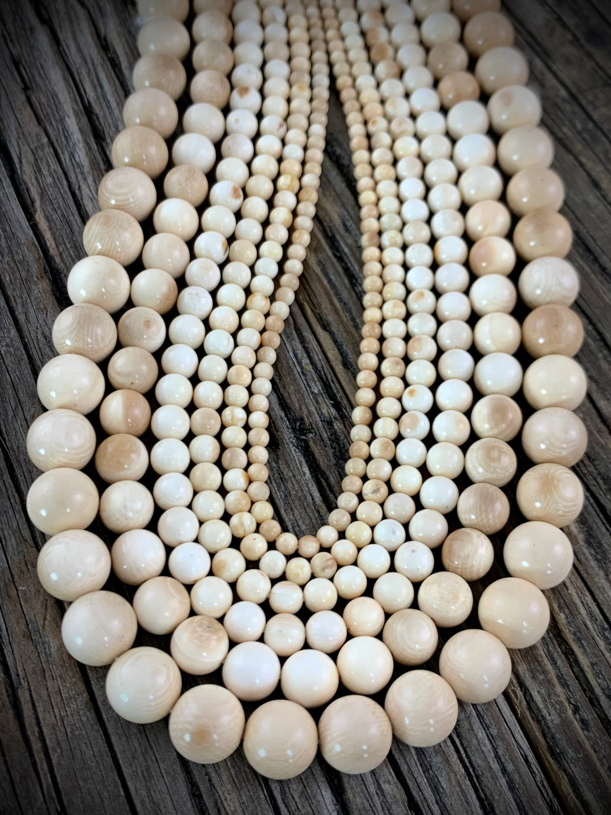 40 24mm White Pointy Tooth Beads Claw Beads Tusk Beads