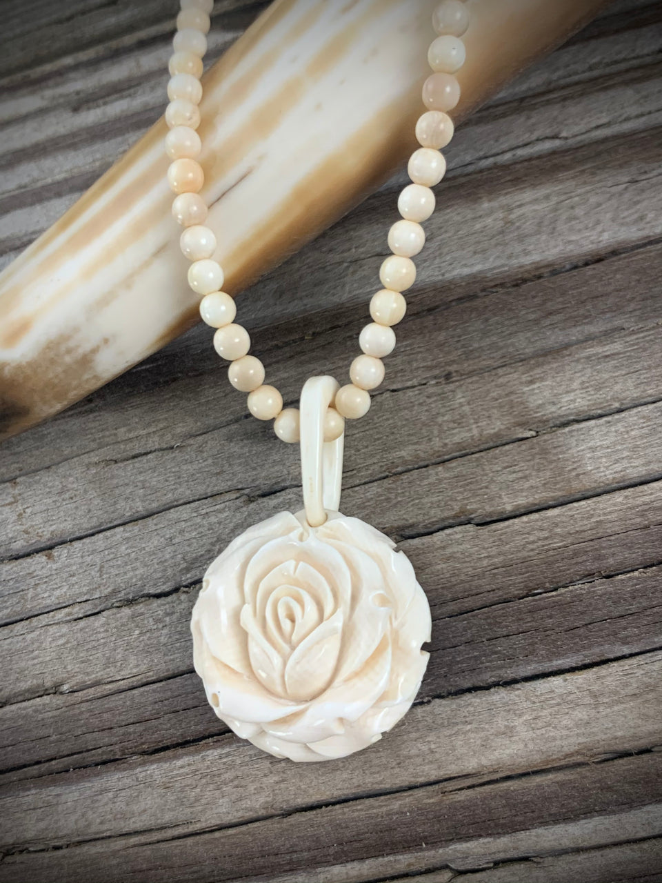 28mm Round Rose Ivory Necklace