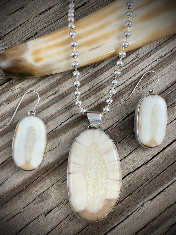 Walrus Ivory Set